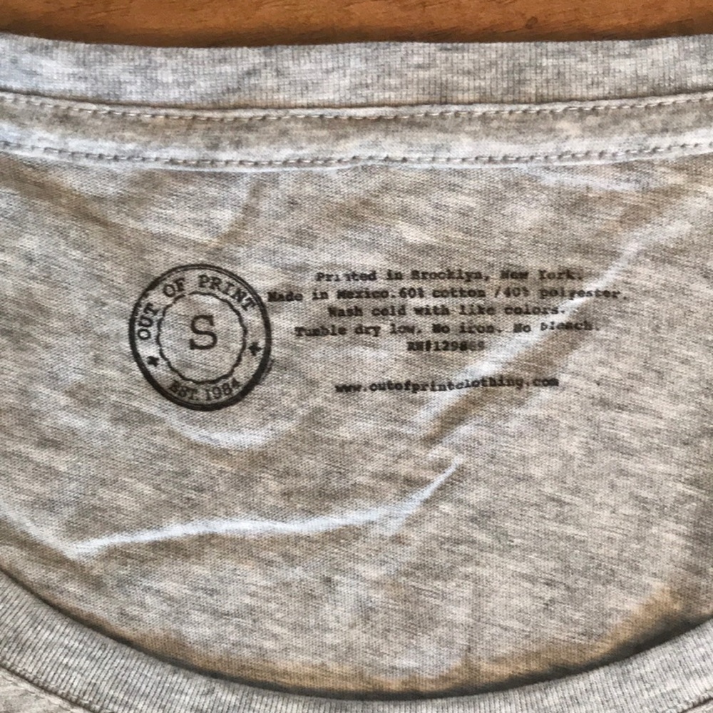 Charlotte’s Web Scoop Neck Out of Print Tee - Picture 2 of 2